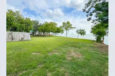 3014 Bay Oaks Harbor Drive, Baytown, TX 77523 - Photo 20