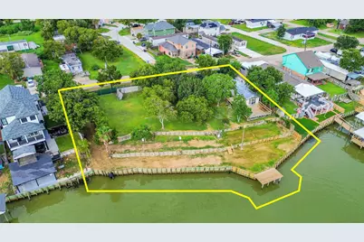 3014 Bay Oaks Harbor Drive, Baytown, TX 77523 - Photo 1