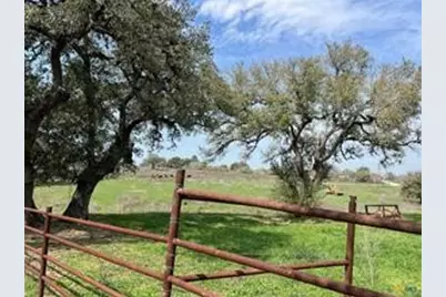 847 Hefner Lane, Cuero, TX 77954 - Photo 8