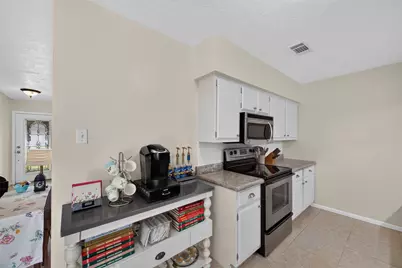 1320 W Palm Drive, Winnie, TX 77665 - Photo 8