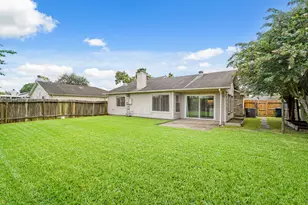 2911 Garden Ln, Sugar Land, TX 77479 - Photo 18