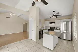 2911 Garden Ln, Sugar Land, TX 77479 - Photo 10