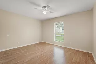 2911 Garden Ln, Sugar Land, TX 77479 - Photo 16