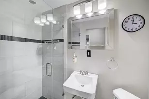 6837 Concho St, Houston, TX 77074 - Photo 14