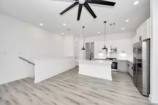 3010 Jensen Springs Ln, Houston, TX 77026 - Photo 12