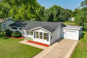 122 N Ringgold St, West Columbia, TX 77486 - Photo 2