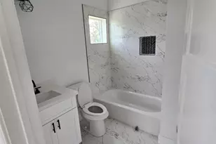 4562 Teton St, Houston, TX 77051 - Photo 10