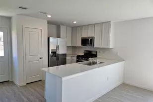 9011 Artic Rockfish Dr, Baytown, TX 77521 - Photo 2