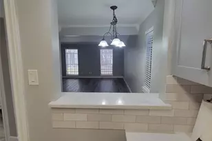 5210 Arboles Dr, Houston, TX 77035 - Photo 10