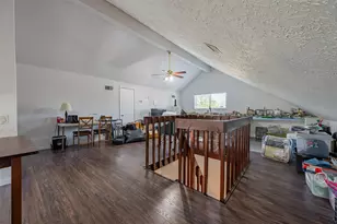 2111 Gray Falls Dr, Houston, TX 77077 - Photo 26