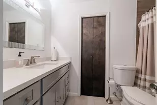 2111 Gray Falls Dr, Houston, TX 77077 - Photo 22