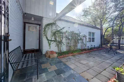 2111 Gray Falls Drive, Houston, TX 77077 - Photo 4