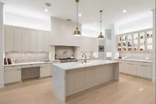 60 N Bay Blvd, The Woodlands, TX 77380 - Photo 12