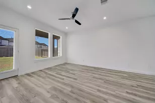 12310 Greenwood Gate Dr, Houston, TX 77047 - Photo 10