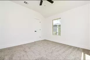 5030 Rapido Rd, Houston, TX 77033 - Photo 6