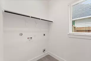 11828 S Pavillion Dr, Mont Belvieu, TX 77523 - Photo 10
