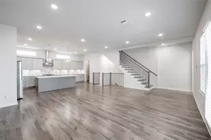 10915 Upland Retreat Dr, Houston, TX 77043 - Photo 6