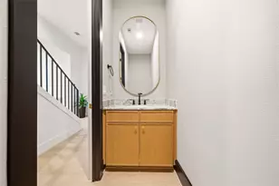 827 W 16th St, Houston, TX 77008 - Photo 16
