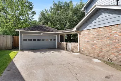 12019 Sugar Springs Drive, Houston, TX 77077 - Photo 26