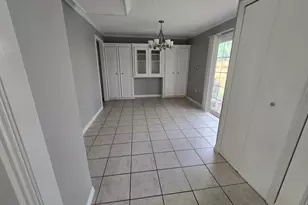 401 E Dumble St, Alvin, TX 77511 - Photo 6