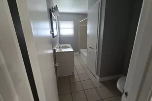 401 E Dumble St, Alvin, TX 77511 - Photo 14