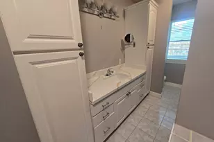 401 E Dumble St, Alvin, TX 77511 - Photo 18