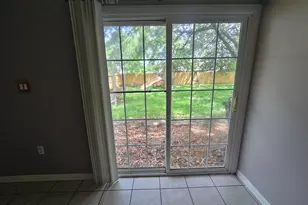 401 E Dumble St, Alvin, TX 77511 - Photo 8