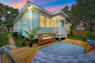 4928 Avenue R, Galveston, TX 77551 - Photo 2