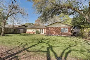 5615 Arboles Dr, Houston, TX 77035 - Photo 8
