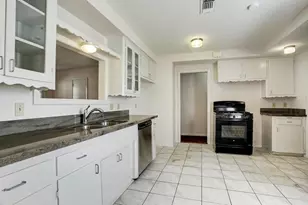 5615 Arboles Dr, Houston, TX 77035 - Photo 2
