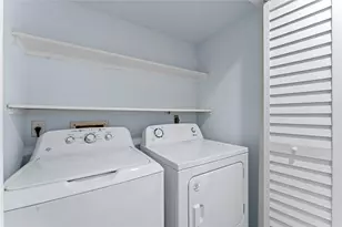 939 Memorial Village Dr, Houston, TX 77024 - Photo 14