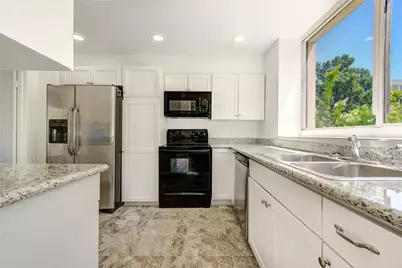 49 Briar Hollow Lane #101, Houston, TX 77027 - Photo 10
