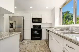 49 Briar Hollow Ln, Houston, TX 77027 - Photo 10