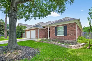 1430 Mabry Mill Rd, Houston, TX 77062 - Photo 2