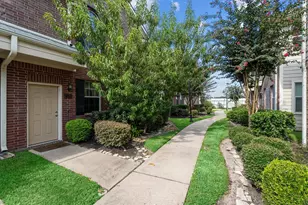 2131 Kemah Village Dr, Kemah, TX 77565 - Photo 1