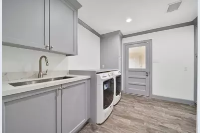 10042 Briar Forest Drive, Houston, TX 77042 - Photo 22