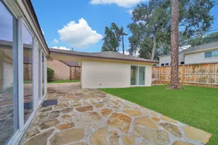 10042 Briar Forest Dr, Houston, TX 77042 - Photo 46