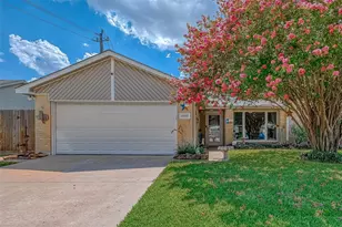 10107 Hollow Canyon Dr, Sugar Land, TX 77498 - Photo 2