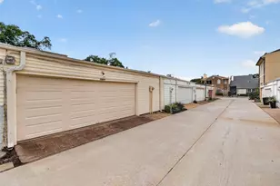 9409 Bassoon Dr, Houston, TX 77025 - Photo 34