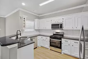 3323 Dennis St, Houston, TX 77004 - Photo 6