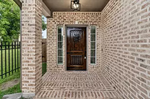 3323 Dennis St, Houston, TX 77004 - Photo 2