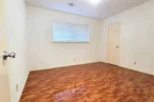 8527 Edgemoor Dr, Houston, TX 77036 - Photo 18