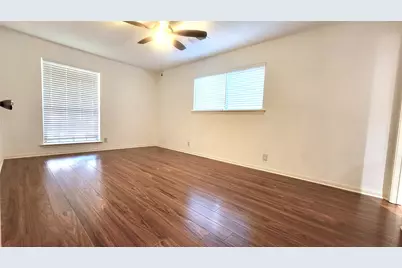 8527 Edgemoor Drive, Houston, TX 77036 - Photo 14