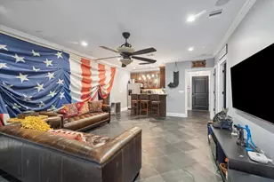 205 W 24th St, Houston, TX 77008 - Photo 12