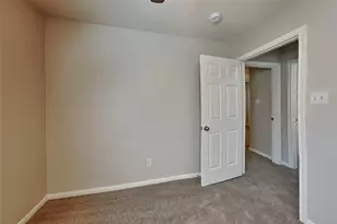 25819 Oakridge Forest Ln, Spring, TX 77386 - Photo 14