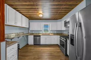 1115 W Canal Dr, Crystal Beach, TX 77650 - Photo 4