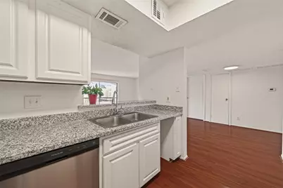 2818 S Bartell Drive #25, Houston, TX 77054 - Photo 12