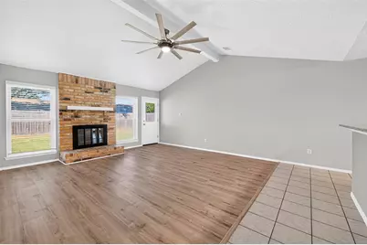 9809 Hummingbird Street, La Porte, TX 77571 - Photo 10
