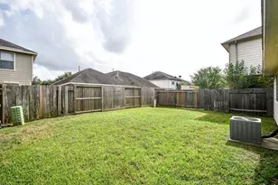 1651 Thornhollow Dr, Houston, TX 77014 - Photo 20