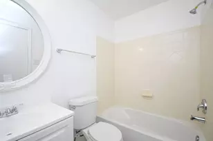 1651 Thornhollow Dr, Houston, TX 77014 - Photo 16